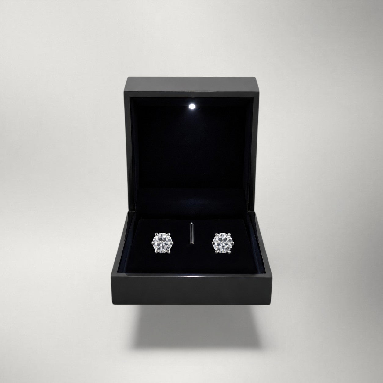 Ísa — Moissanite Stud Earrings | Magnetic Six-Claw